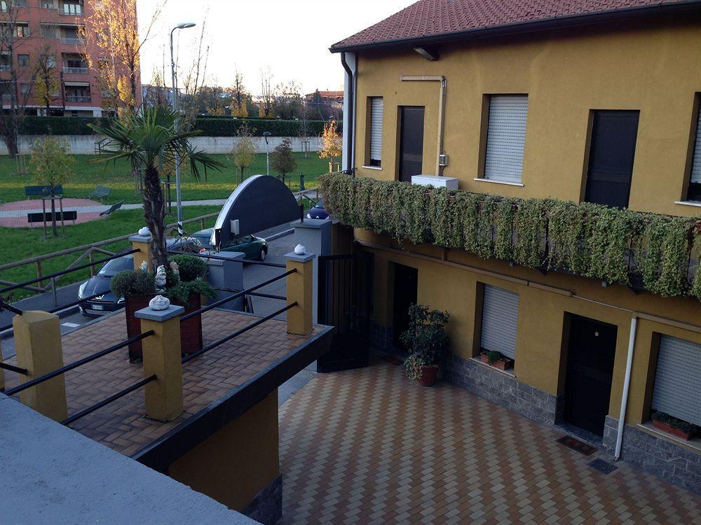 Hotel Bonola Milán Exterior foto