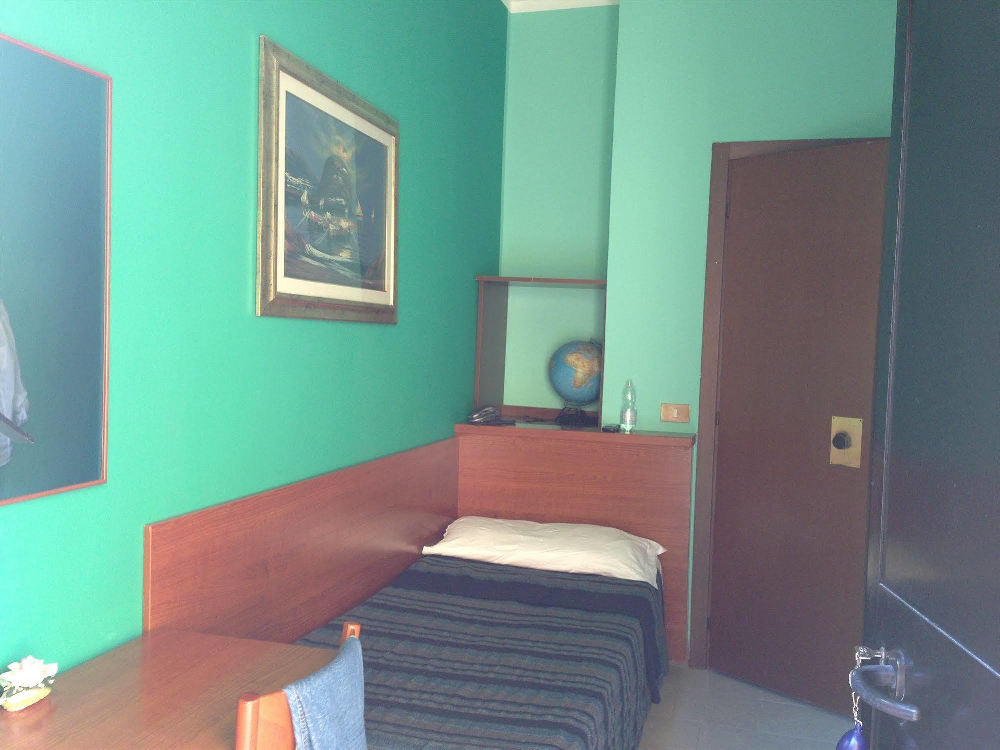 Hotel Bonola Milán Exterior foto